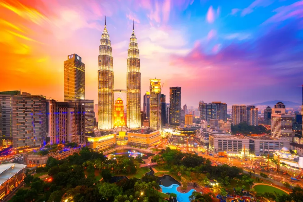 paket tour malaysia murah - adyatama tour & travel