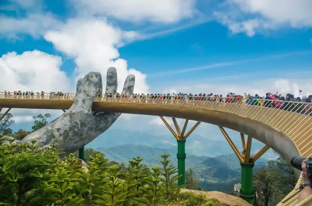 paket tour vietnam