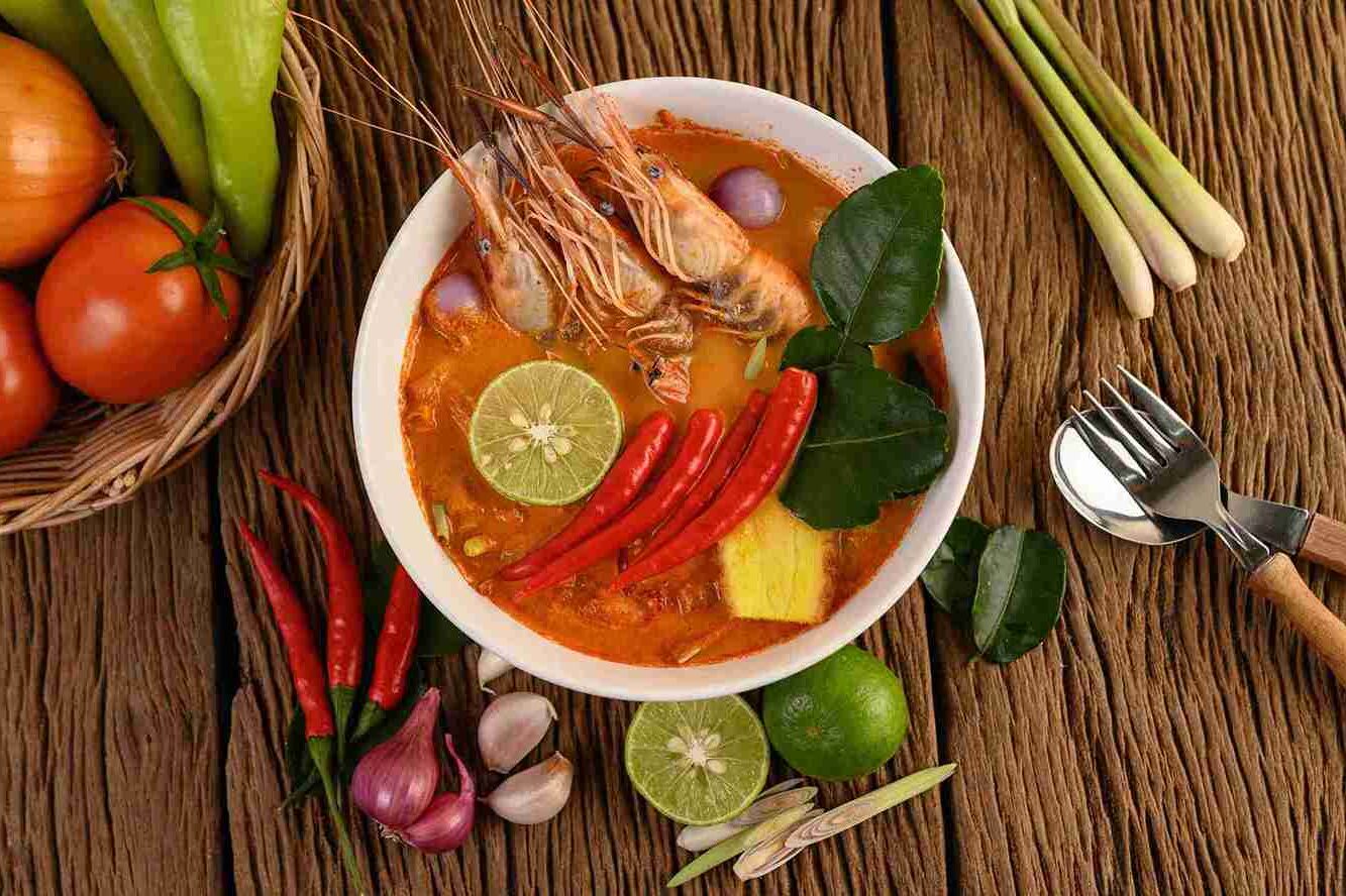 makanan halal tom yum adytama tour