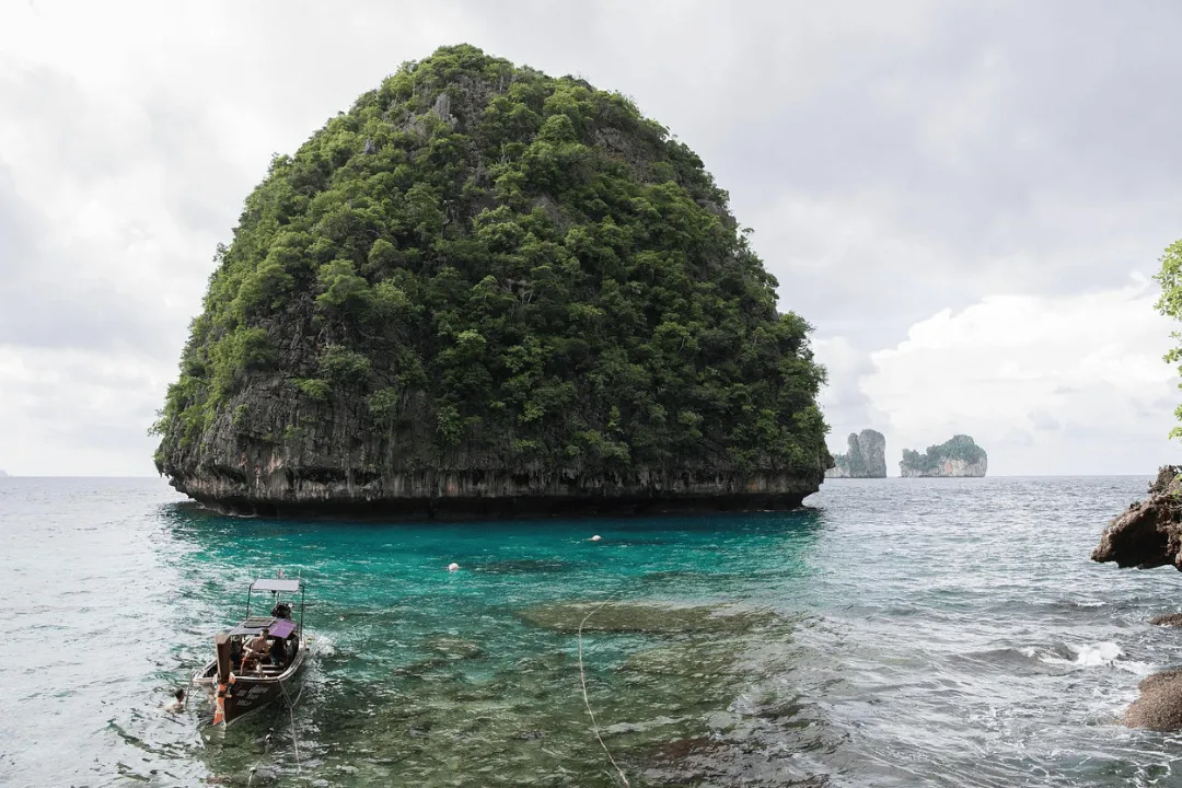 phi phi island