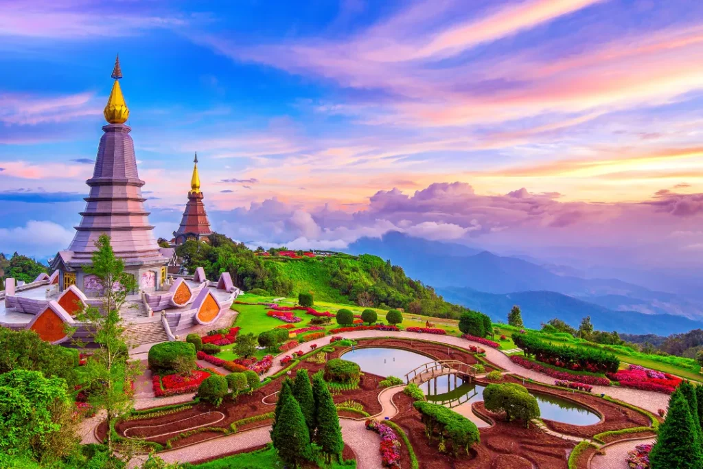 wisata alam thailand yang indah dan wajib di kunjungii - wat prathat doi suthep