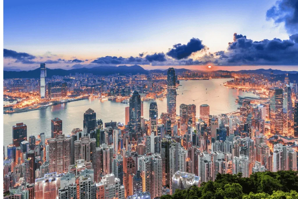 Liburan ke Hongkong dengan biaya murah dan fasilitas premium hanya di Adyatamatour.co.id