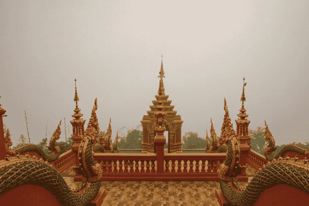 Legenda Phaya Naga di Sungai Mekong jadi bagian penting budaya Thailand. Simak mitos, tradisi, hingga wisata spiritual terkait naga suci ini.