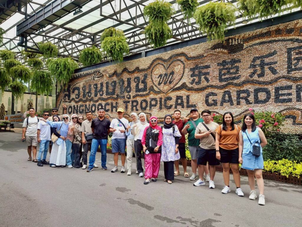 Peserta paket tour Thailand dari Adyatamatour