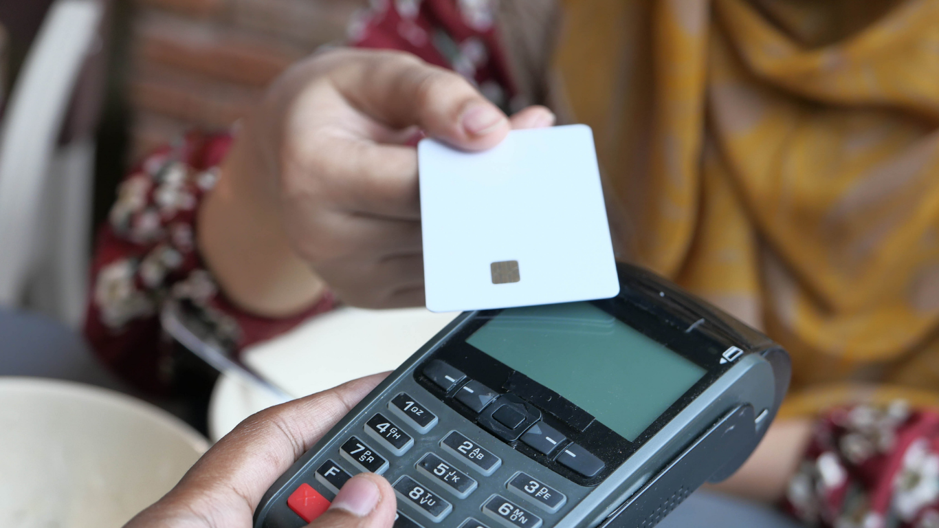 7 Kartu Kredit dengan Promo Travel Terbaik untuk Liburan