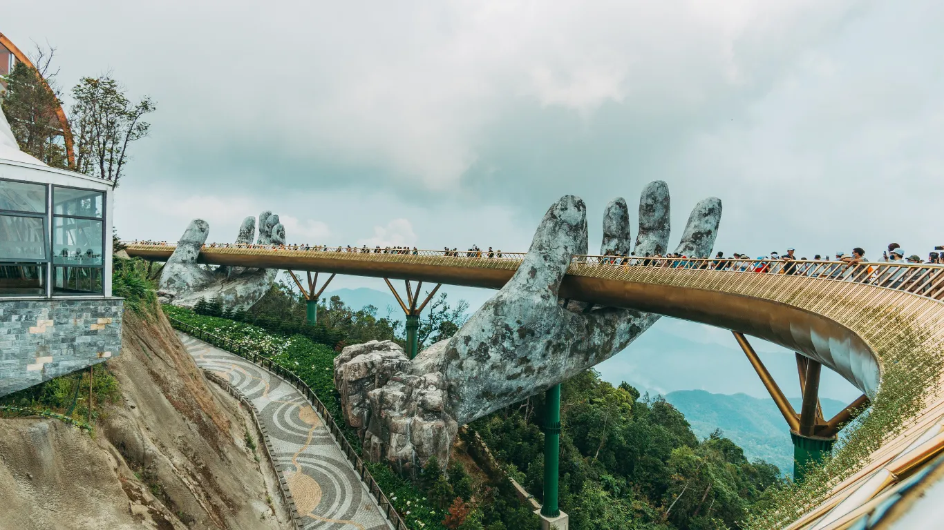7 Tempat Wisata yang Wajib Dikunjungi Saat ke Vietnam