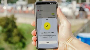 Roaming atau eSIM? Ini Cara Memilih Internet Saat Traveling ke Luar Negeri